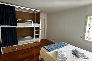 مبيت وإفطار Vhostel