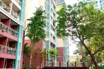 هتل Grande Caribbean Condo By Ping An