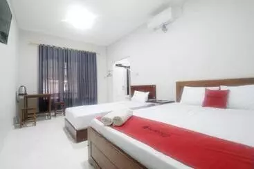 Hotel Reddoorz Syariah Near Stasiun Purwokerto