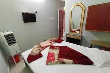 Hotel Swapanlok, Couple Friendly