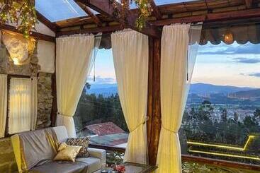 تختخواب و صبحانه Cabaña Esmeralda Seilan Alojamiento Rural