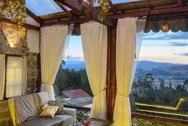 تختخواب و صبحانه Cabaña Esmeralda   Seilan Alojamiento Rural