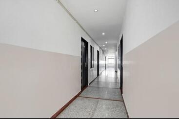 Collection O Hotel Sky Inn