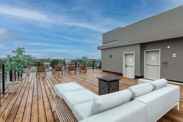 公寓式酒店  Westview Luxury Suites