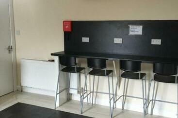 Edinburgh West Side Hostel