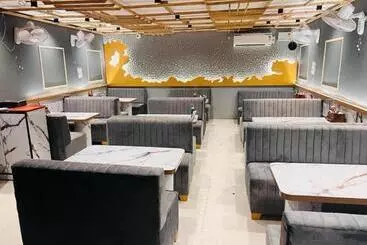 Hotel Super Collection O Gold Inn