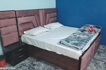 Hotel O Highway On