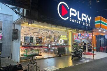 פנסיון R8 Hotel Style Room With Projector #1min Walk To Ksl City Mall