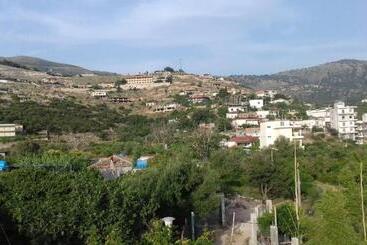 Pensiune Gezos Apartment