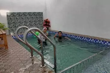 Majatalo Waldan Homestsay Pantai Seberang Takir Unit D