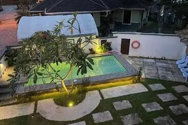 Villa Motel Mas Guesthouse