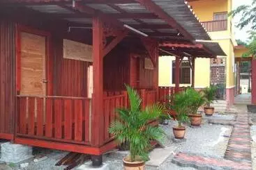 ユースホステル Chalet Kb Wakaf Kayu