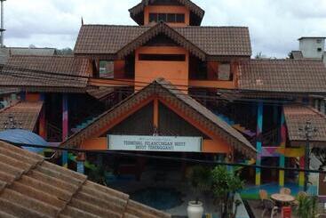 Kuala Besut Jetty Budget Hotel Ain   In Front Of Kuala Besut Jetty