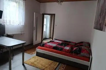 Pensió Pavilon V Ráji