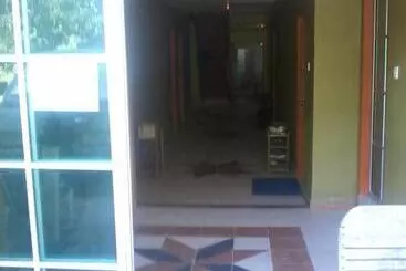 Hostel Daoh S Rooms & Scooters