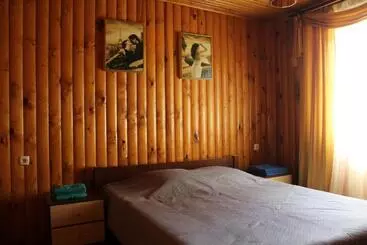 Hotel Complex Mizh Triokh Ozer