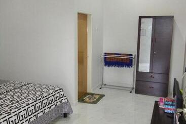 מוטל Mama Iman Guestroom