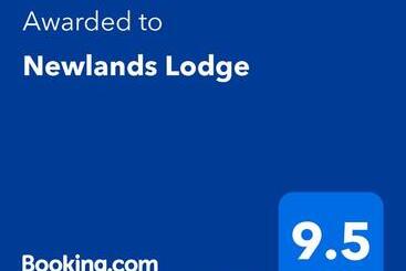 بنسيون Newlands Lodge
