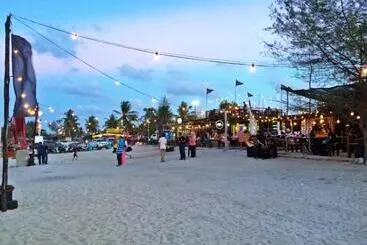 Majatalo Rumah Rehat Qnm Holidays