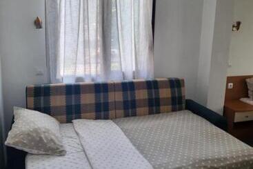 بنسيون Globus Kiten