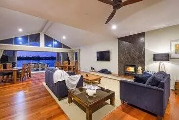 ベッドアンドブレックファースト Ana Mandara Luxury Retreat