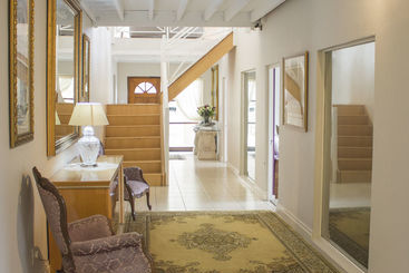 Пансион 15 On Penguin Guest House