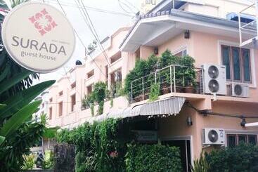 펜션 Surada Guesthouse