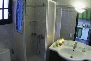 شقة Arokaria Hideaway Suites