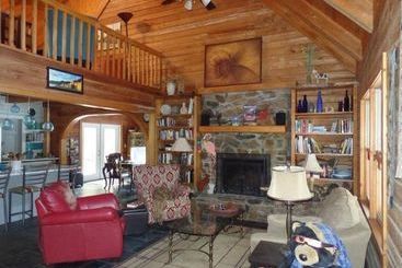 Creekside Paradise Bed And Breakfast