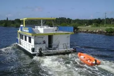 호텔 Boyds Bay Houseboat Holidays