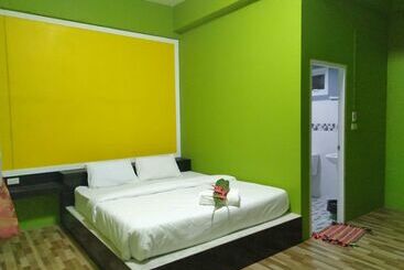 Hotelli Khaolak Cnior Bungalows