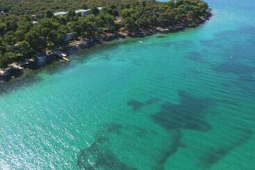 Отель Crvena Luka Resort