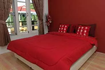 Hotelli I Talay Trio