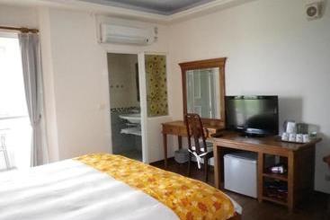 Hotel Mamalulu Hostel