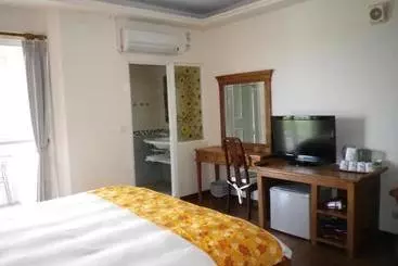 هتل Mamalulu Hostel