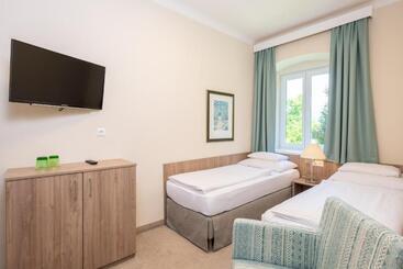 Inselhotel Faakersee