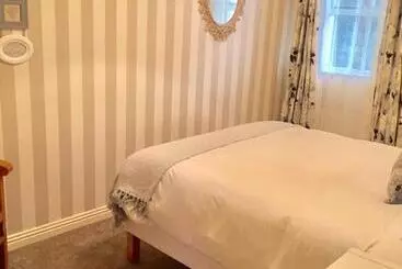 The Waterside B&b