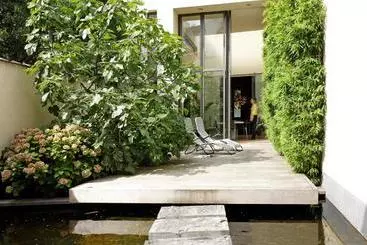 B&b The Patio Houses