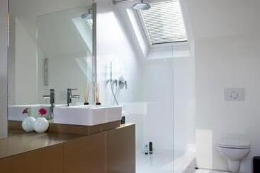 B&b Yellow Submarine