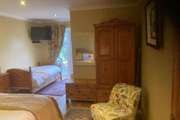 Evergreen Bed & Breakfast