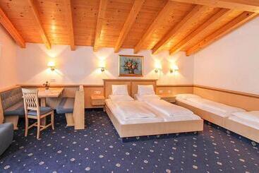 Отель Gasthof Bad Hochmoos