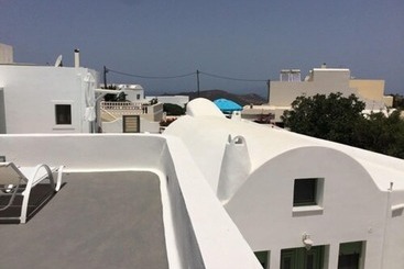 هتل Ayoba Santorini