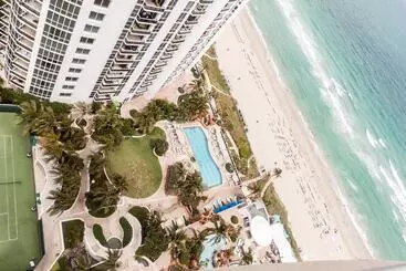 هتل Private Ocean Condos At Trump Sunny Isles