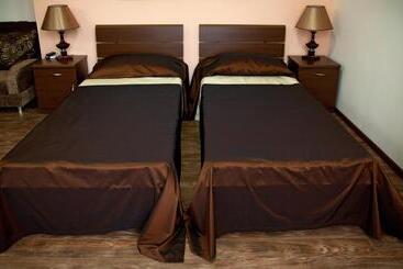 هتل Hin Yerevantsi