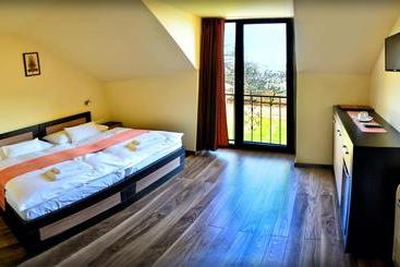 مبيت وإفطار Agancsos Panzió Villány