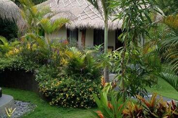 ベッドアンドブレックファースト Lullaby Bungalows