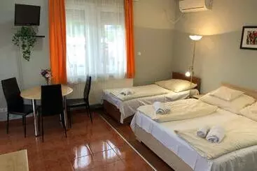 Aamiaismajoitus (B&B) Major Panzió és étterem