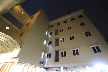 Hotel Reddoorz @ Petojo