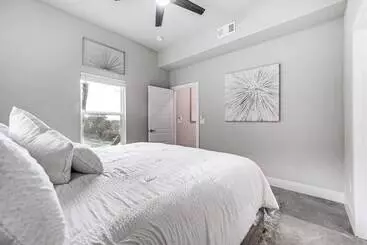 コテージ Canyon Lake Home W/ Private Deck: 5 Mi To Marina!