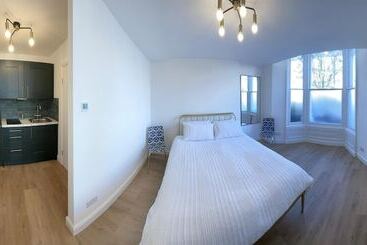 בית מלון כפרי Finsbury Park Studios